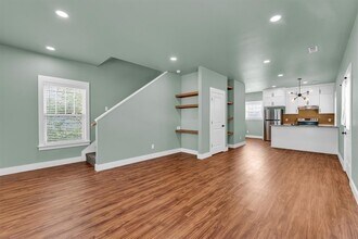 1 W 5th St in Fayetteville, AR - Building Photo - Building Photo