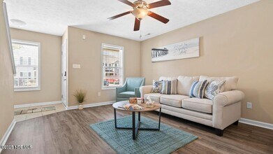 307 Glen Cannon Drive in Jacksonville, NC - Building Photo - Building Photo
