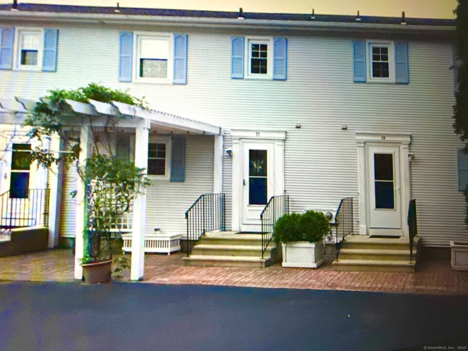 19 Judson Ave in Groton, CT - Foto de edificio