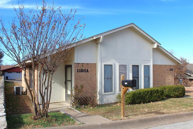 1108 Curtis Dr in Weatherford, TX - Building Photo