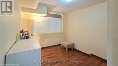 15 Maplewood Ave in Toronto, ON - Building Photo - Building Photo