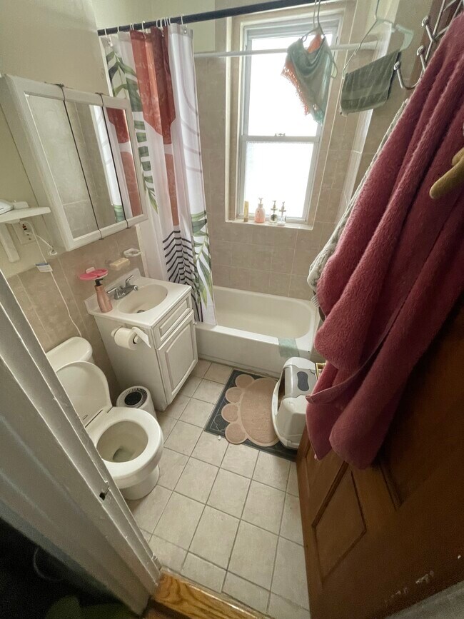 384 Riverway, Unit 12 in Boston, MA - Building Photo - Building Photo