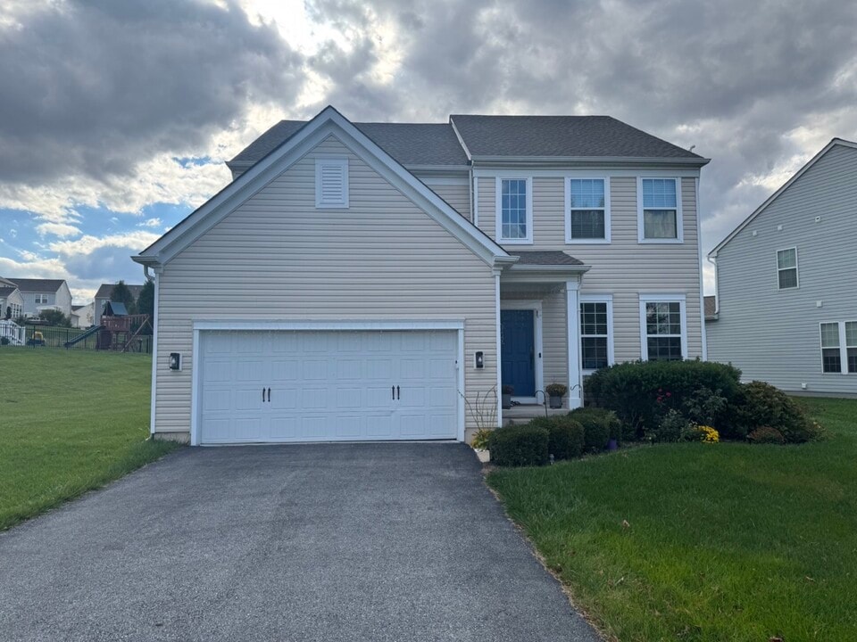 710 N Haines Cir in Downingtown, PA - Foto de edificio