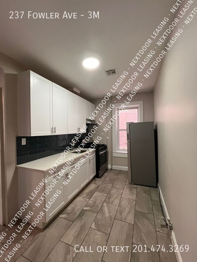 237 Fowler Ave in Jersey City, NJ - Building Photo - Building Photo