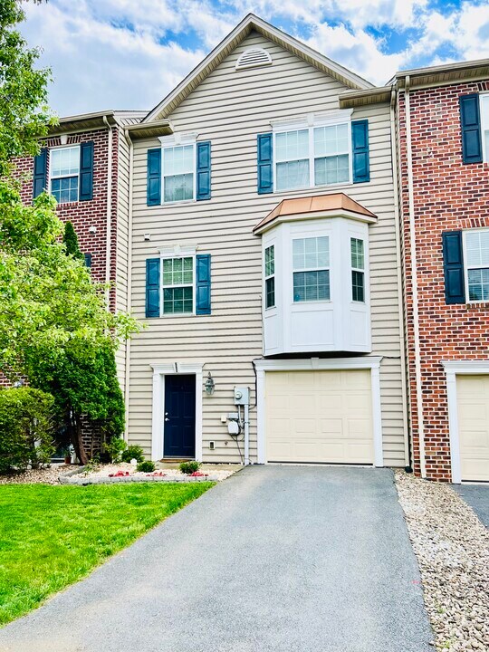229 Whitley in Chambersburg, PA - Building Photo