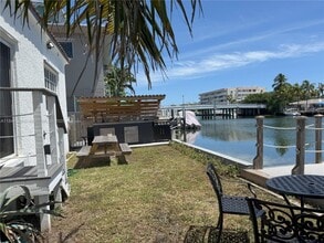 8401 Crespi Blvd in Miami, FL - Building Photo - Building Photo