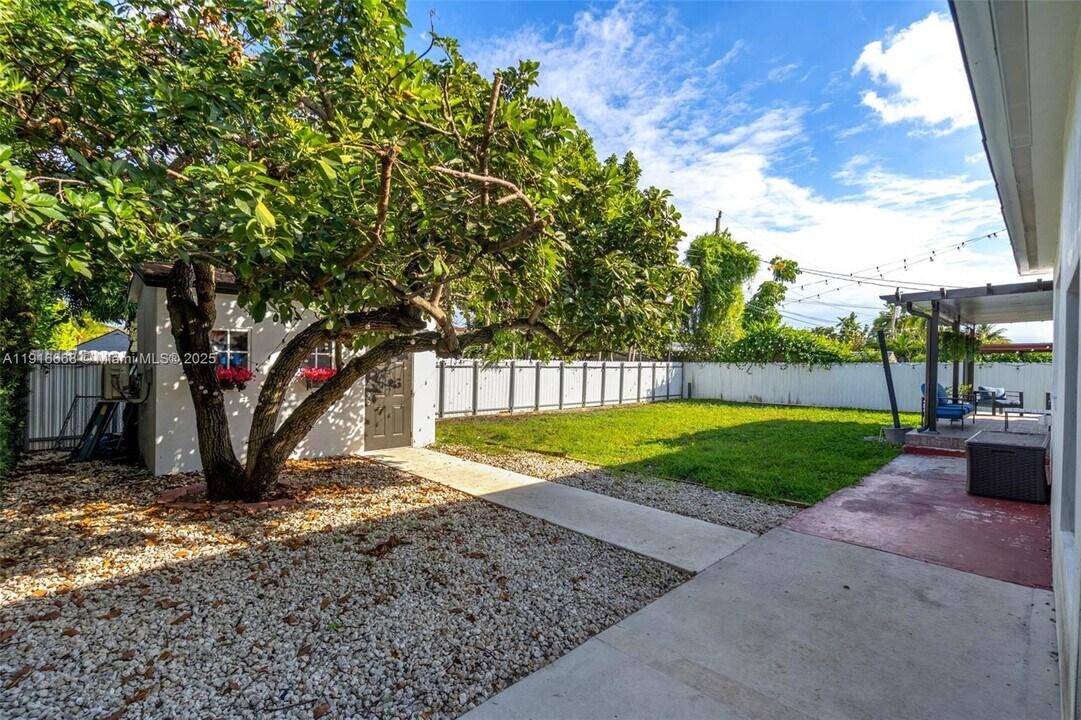 1815 SW 85th Ct in Miami, FL - Building Photo