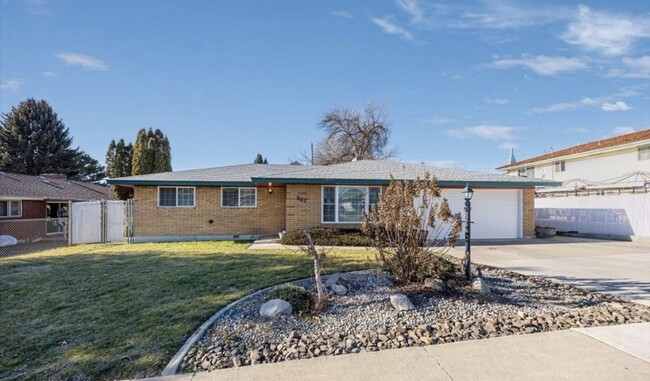 property at 802 Euclid St