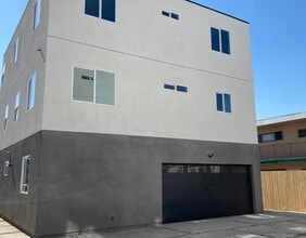 789 E 41st Pl, Unit Front in Los Angeles, CA - Building Photo - Building Photo