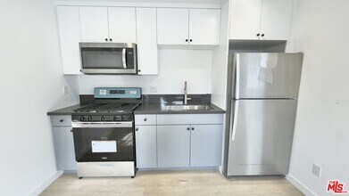 1732 Crenshaw Blvd in Los Angeles, CA - Building Photo - Building Photo