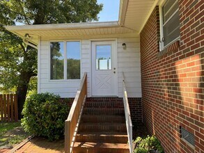 901 4th Ave NE in Jacksonville, AL - Building Photo - Building Photo