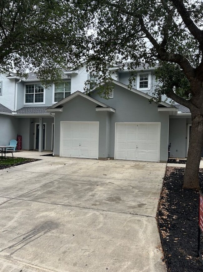 property at 7811 Kingsbury Wood