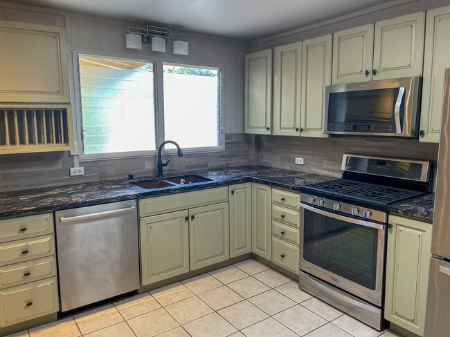 541 Ka Awakea Rd in Kailua, HI - Building Photo - Building Photo