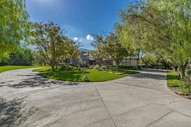 26119 Sand Canyon Rd in Santa Clarita, CA - Building Photo - Building Photo