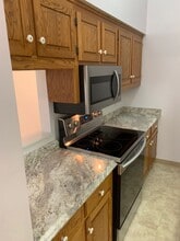 Patterson Place in Bristol, CT - Foto de edificio - Building Photo