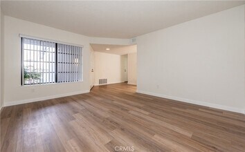 49 Summerstone in Irvine, CA - Building Photo - Building Photo