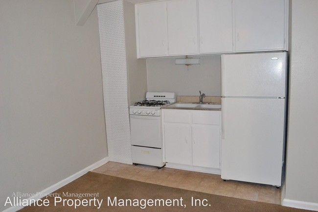 1304 N Manhattan Ave in Manhattan, KS - Building Photo - Building Photo