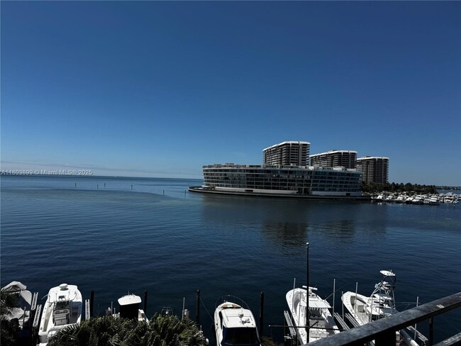 property at 1632 S Bayshore Ct