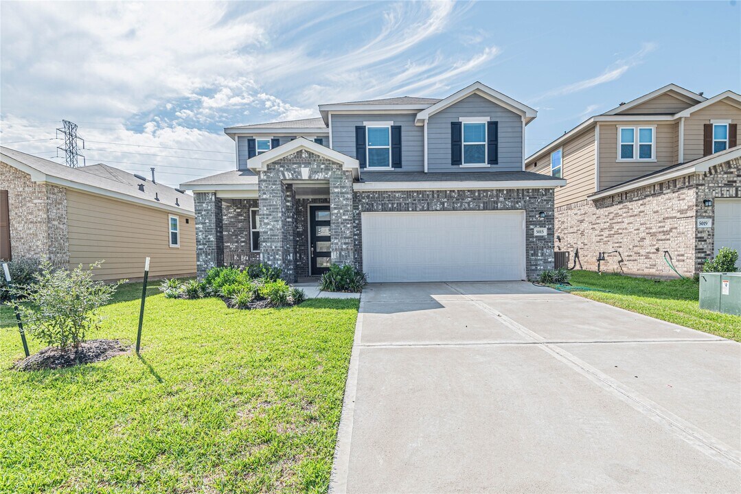 5015 Gazelle Leap Ln in Richmond, TX - Foto de edificio