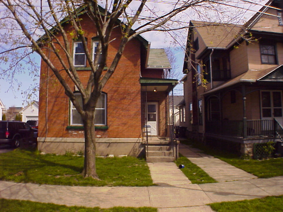 110 Atkinson St, Unit Down in Rochester, NY - Building Photo