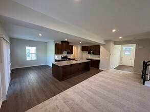 312 Alicia Kelton Dr in Delaware, OH - Building Photo - Building Photo
