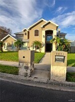 12 Hampton Ave in Edinburg, TX - Building Photo