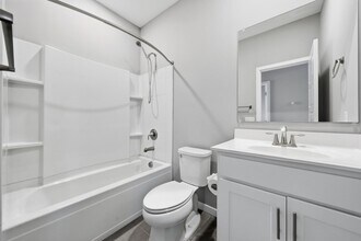 8347 N 22nd Dr in Phoenix, AZ - Foto de edificio - Building Photo