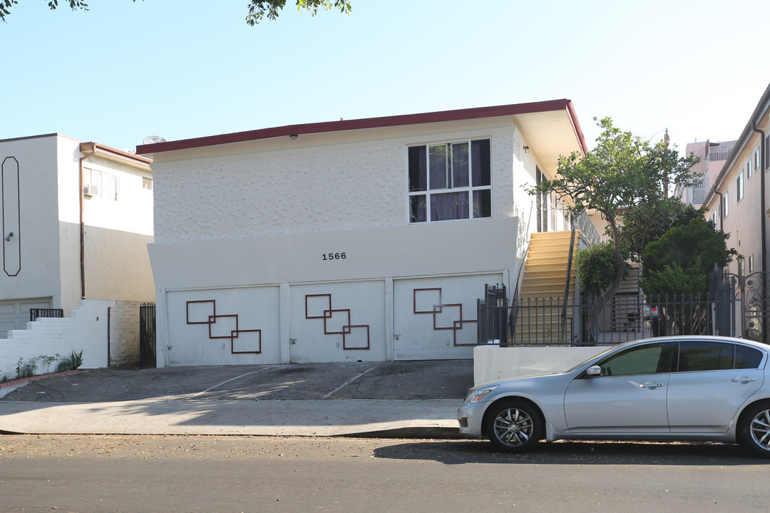 1566 Barry Ave in Los Angeles, CA - Building Photo