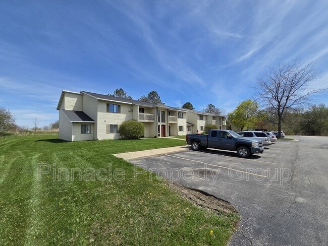 3893 Orr Dr in North Branch, MI - Foto de edificio - Building Photo