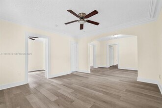 511 NW 44th St in Miami, FL - Building Photo - Building Photo