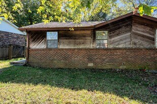 4426 Central Valley Dr in Nashville, TN - Building Photo