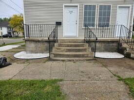 318 Lake Shore Dr E, Unit 318 Front in Dunkirk, NY - Building Photo