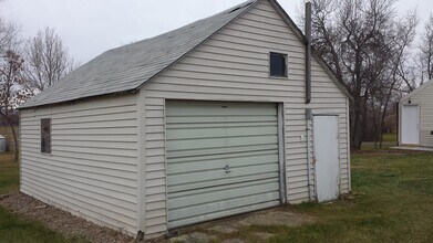 31 2nd St NW in Golden Valley, ND - Building Photo - Building Photo
