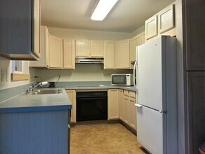 14608 SE 19th Pl in Bellevue, WA - Building Photo - Building Photo