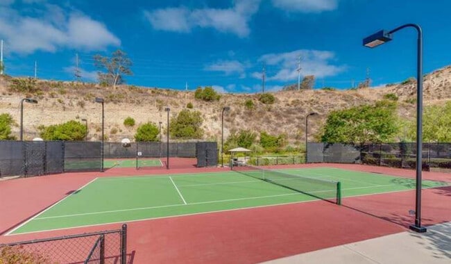 2649 Villas Way in San Diego, CA - Building Photo - Building Photo