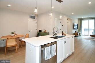 4771 Sully Pt Ln in Chantilly, VA - Building Photo - Building Photo