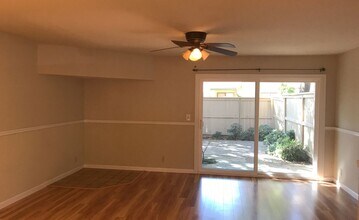 2128 Bueno Dr in Davis, CA - Foto de edificio - Building Photo