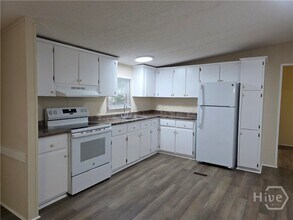 311 Mockingbird Dr in Springfield, GA - Building Photo - Building Photo