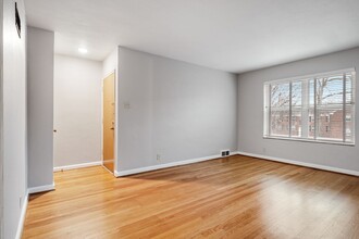 6221 Sunshine Dr in St. Louis, MO - Building Photo - Building Photo
