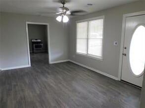 2614 Sinclair St in Pasadena, TX - Building Photo - Building Photo