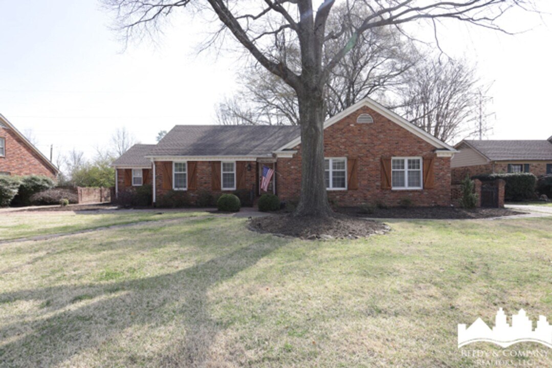 1264 Yorkshire Dr in Memphis, TN - Building Photo