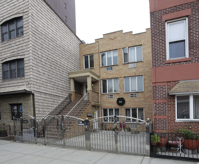 472 Humboldt St in Brooklyn, NY - Building Photo - Building Photo