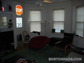 1426 Commonwealth Ave in Boston, MA - Building Photo - Building Photo