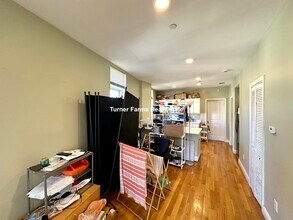 10 Roxbury St, Unit 5 in Boston, MA - Foto de edificio - Building Photo