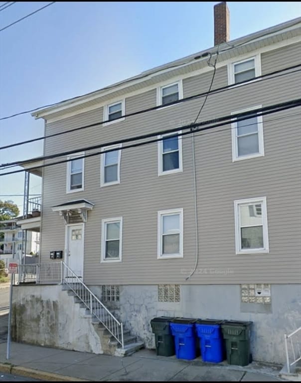 property at 1019 N Main St