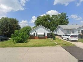 1019 N Macedonia Ave in Muncie, IN - Building Photo