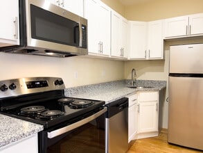 211 Harvard Ave, Unit 215 #1 in Boston, MA - Building Photo - Building Photo
