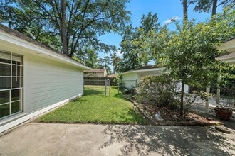 719 Thornwood Dr in Shenandoah, TX - Building Photo - Building Photo