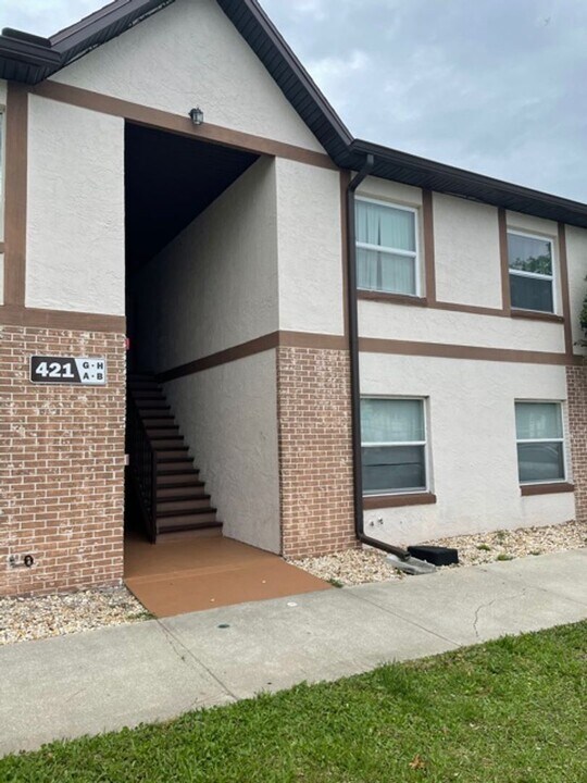 421H Banana Cay Dr-Unit -421 H in South Daytona, FL - Building Photo