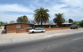 Palm Apartments in Tucson, AZ - Building Photo - Building Photo